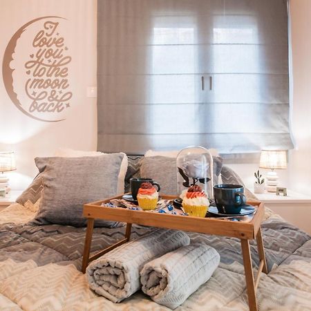 Luxury Seaside Apartment Next To Starbucks Opossite The Beach Park Of Flisvos Athen Eksteriør bilde